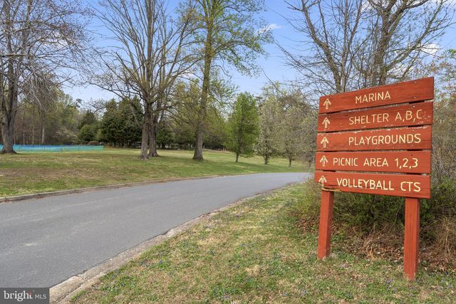 9323 CASTLE HILL RD, Springfield, VA 22153