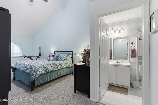 19 Phoenix Court, Tinton Falls, NJ 07712