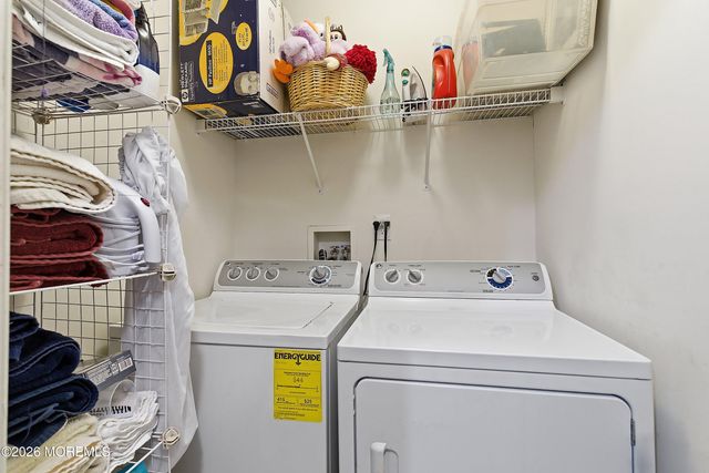 19 Phoenix Court, Tinton Falls, NJ 07712