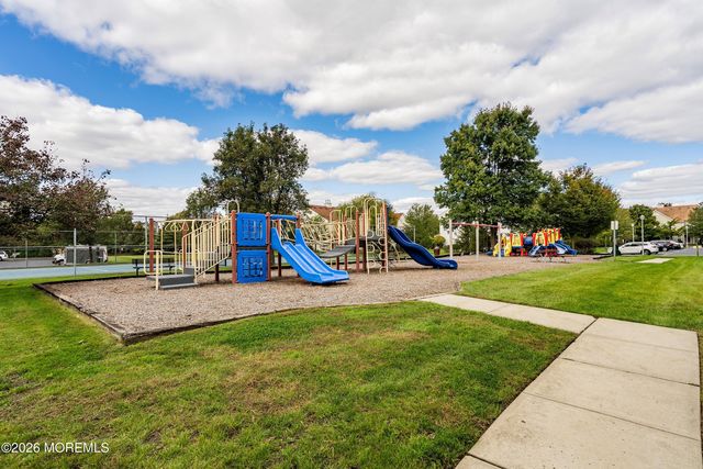 19 Phoenix Court, Tinton Falls, NJ 07712