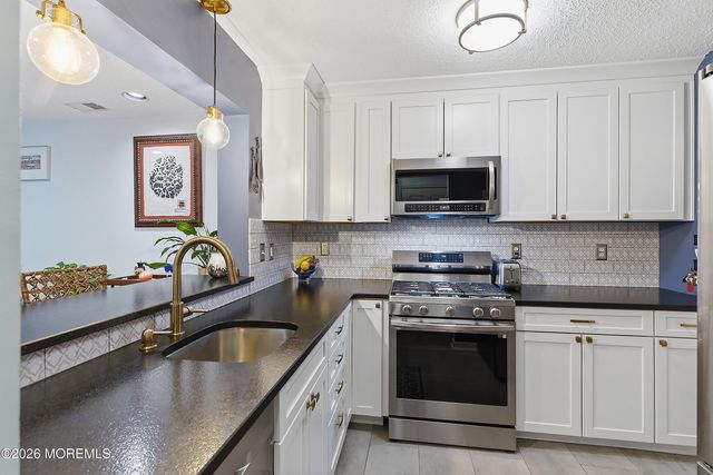 19 Phoenix Court, Tinton Falls, NJ 07712