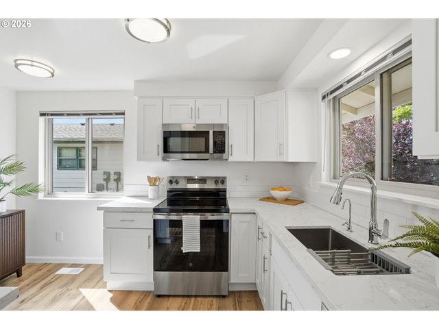 17867 Ne WASCO St, Portland, OR 97230