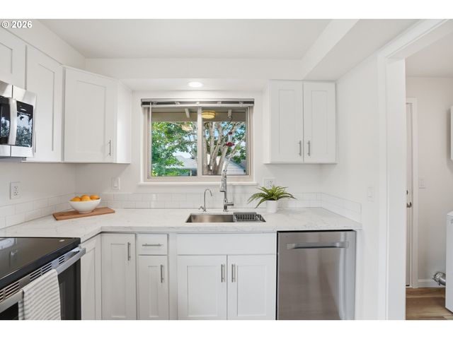 17867 Ne WASCO St, Portland, OR 97230