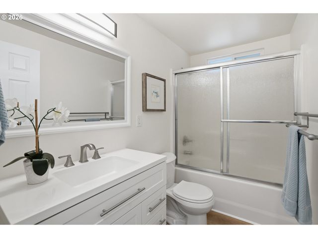 17867 Ne WASCO St, Portland, OR 97230