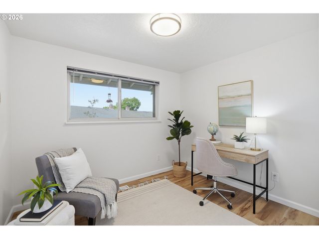 17867 Ne WASCO St, Portland, OR 97230