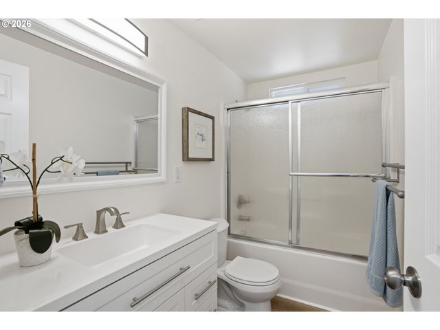 17867 Ne WASCO St, Portland, OR 97230