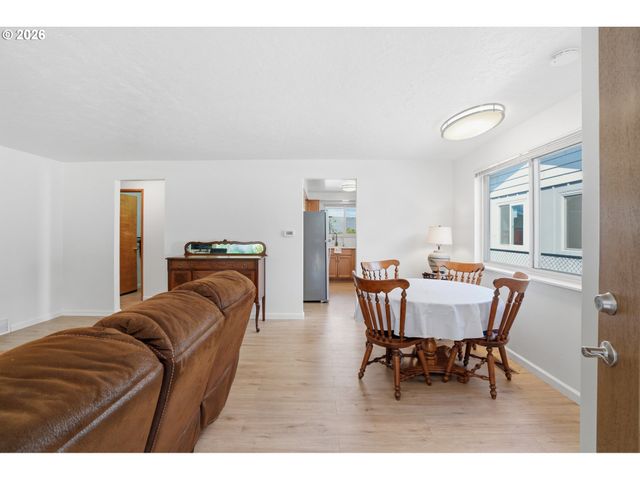 17867 Ne WASCO St, Portland, OR 97230
