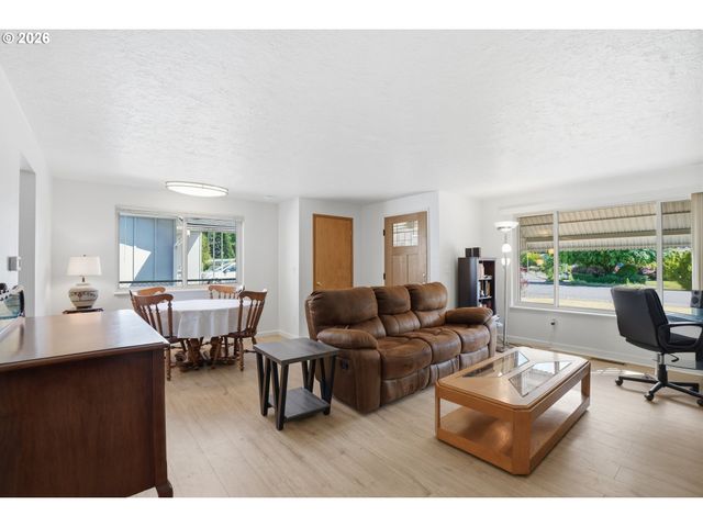 17867 Ne WASCO St, Portland, OR 97230