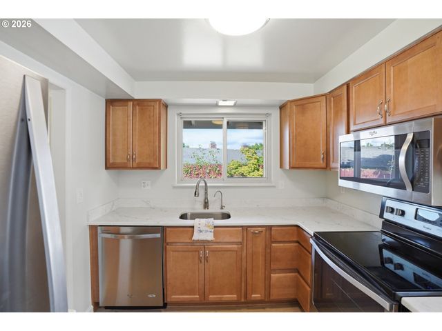17867 Ne WASCO St, Portland, OR 97230