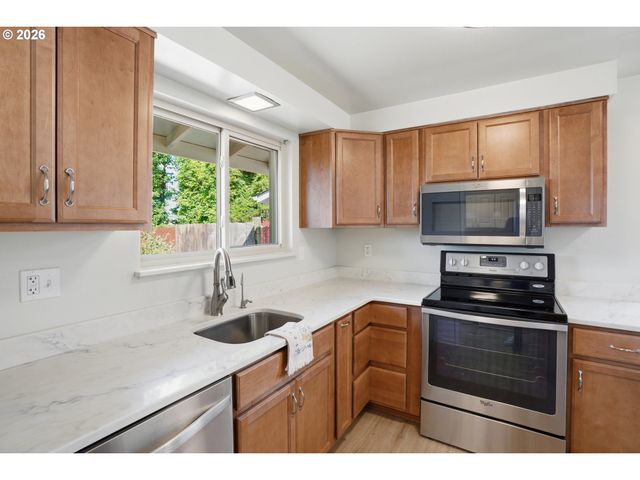 17867 Ne WASCO St, Portland, OR 97230