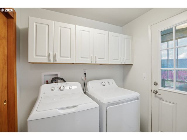 17867 Ne WASCO St, Portland, OR 97230