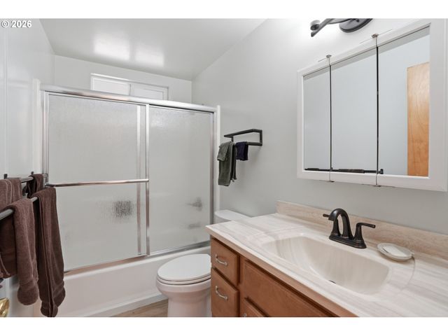 17867 Ne WASCO St, Portland, OR 97230
