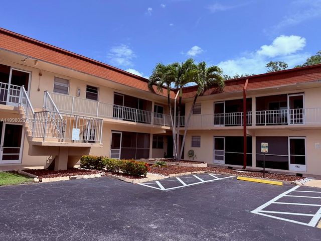 2041 NW 81st Avenue 426, Pembroke Pines, FL 33024