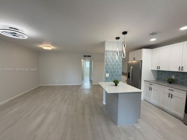 2041 NW 81st Avenue 426, Pembroke Pines, FL 33024