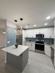 2041 NW 81st Avenue 426, Pembroke Pines, FL 33024