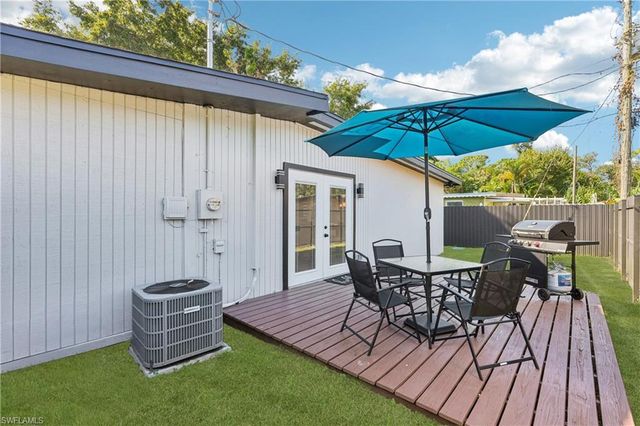 92 Oak ST, North Fort Myers, FL 33903