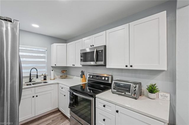 92 Oak ST, North Fort Myers, FL 33903