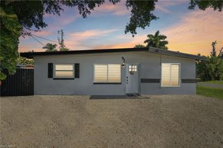 92 Oak ST, North Fort Myers, FL 33903