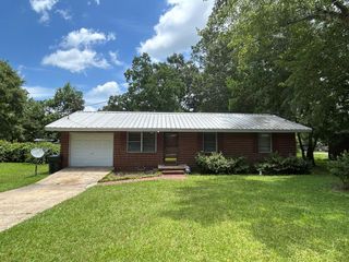 311 Massee Dr, Dothan, AL 36301