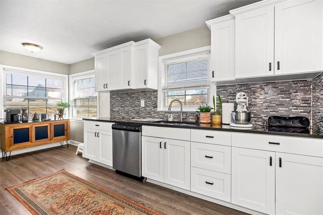 403 NE 61st Terrace, Kansas City, MO 64118