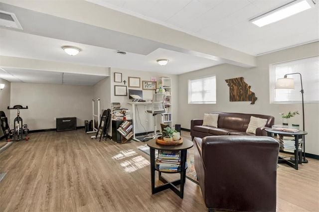 403 NE 61st Terrace, Kansas City, MO 64118