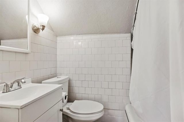 403 NE 61st Terrace, Kansas City, MO 64118