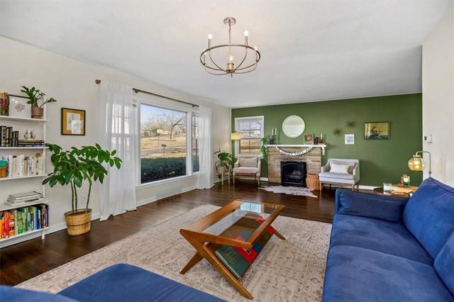 403 NE 61st Terrace, Kansas City, MO 64118