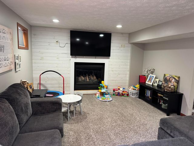 3875 Pinewood Avenue, Springfield, OH 45502