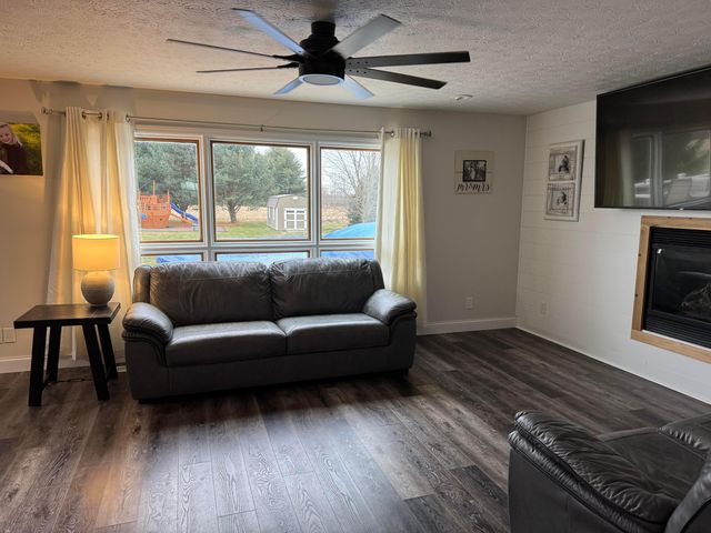 3875 Pinewood Avenue, Springfield, OH 45502