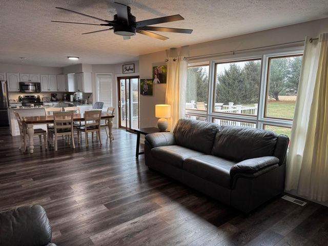 3875 Pinewood Avenue, Springfield, OH 45502