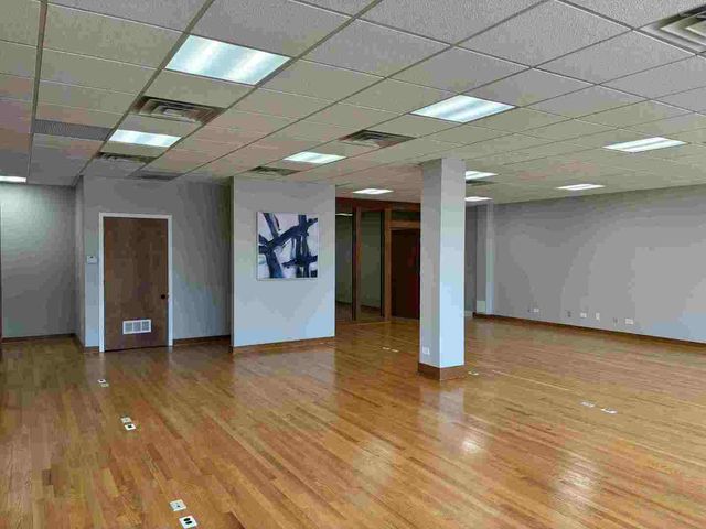 7060-62 W Higgins Avenue, Chicago, IL 60656