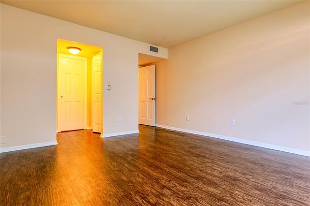 10374 CARROLLWOOD LANE 241, Tampa, FL 33618