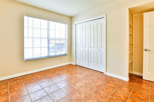 10374 CARROLLWOOD LANE 241, Tampa, FL 33618