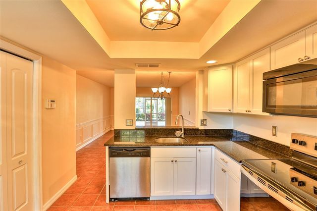 10374 CARROLLWOOD LANE 241, Tampa, FL 33618