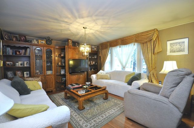 125 Walnut St, Bridgewater, MA 02324