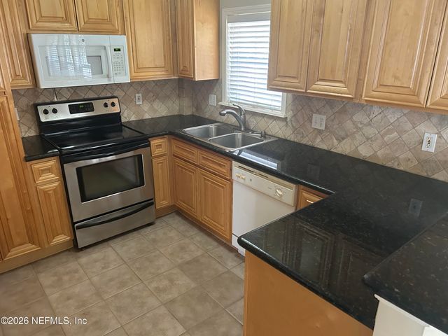 3434 BLANDING Boulevard 201, Jacksonville, FL 32210