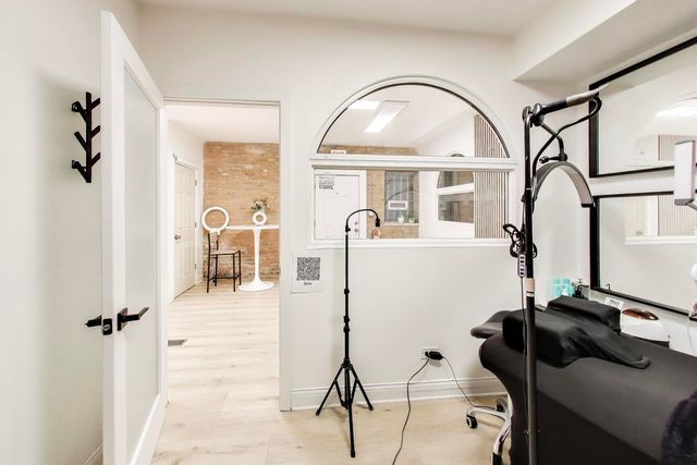 2323 W Taylor Street, Chicago, IL 60612
