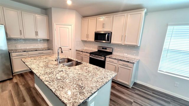 263 Sunshine Lane, Lavon, TX 75166