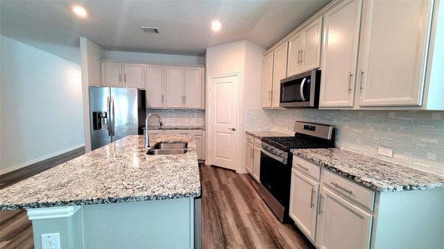 263 Sunshine Lane, Lavon, TX 75166