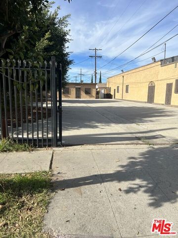 6611 S San Pedro Street, Los Angeles, CA 90003