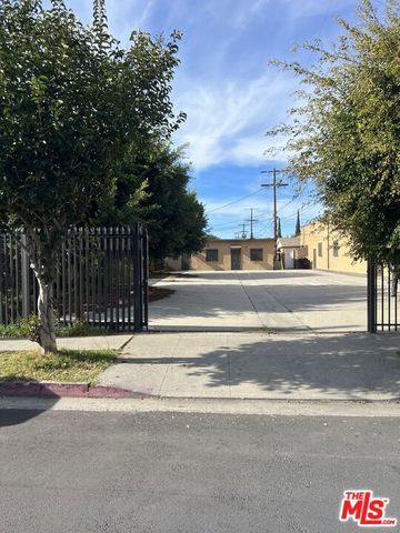 6611 S San Pedro Street, Los Angeles, CA 90003