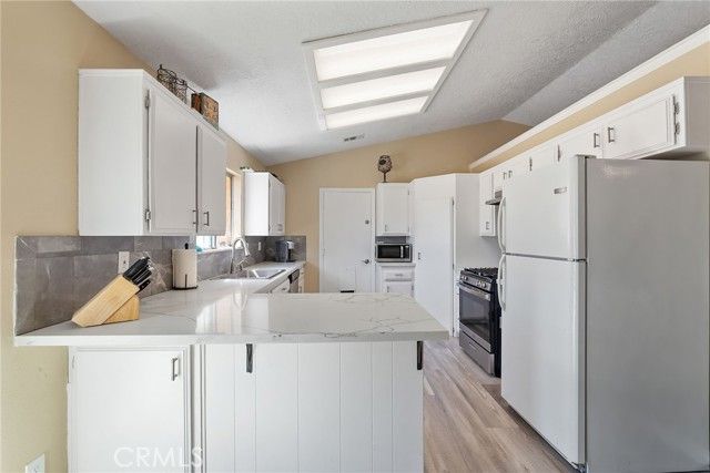 18125 Hackberry Street, Hesperia, CA 92345