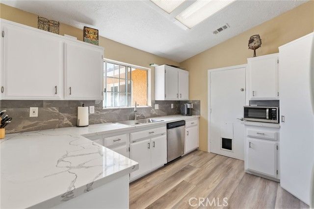 18125 Hackberry Street, Hesperia, CA 92345