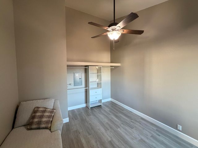 225 Ridgetop Drive, APT 214, Redding, CA 96003