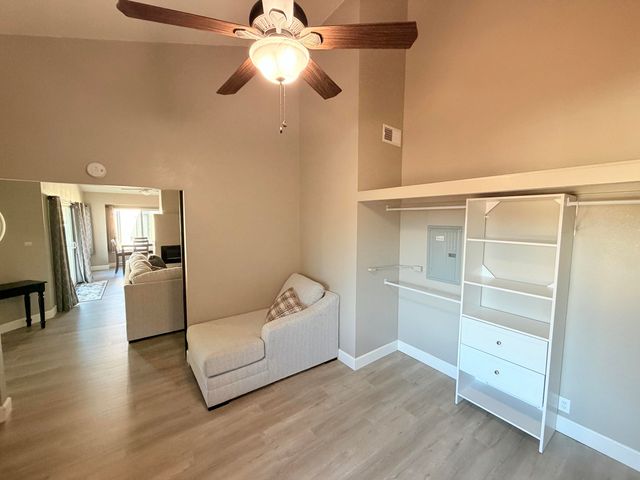 225 Ridgetop Drive, APT 214, Redding, CA 96003