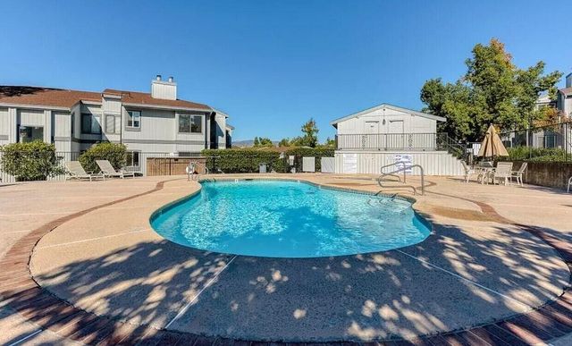 225 Ridgetop Drive, APT 214, Redding, CA 96003