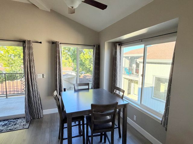 225 Ridgetop Drive, APT 214, Redding, CA 96003