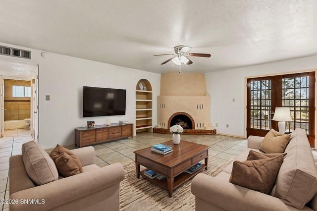 3301 Jupiter Road, Las Cruces, NM 88012