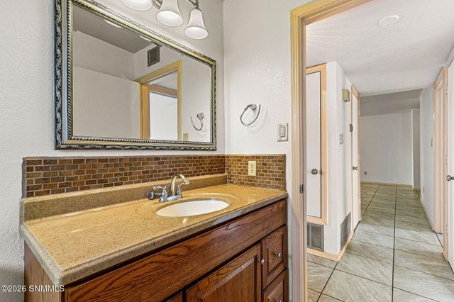 3301 Jupiter Road, Las Cruces, NM 88012