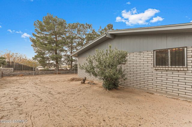 3301 Jupiter Road, Las Cruces, NM 88012